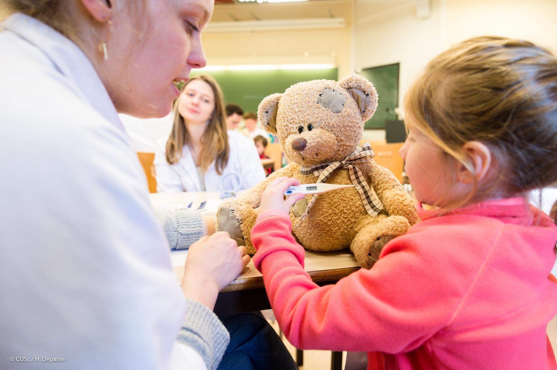 La Clinique des Nounours a soigné plus de 6.000 peluches depuis 2012 - Le  Spécialiste